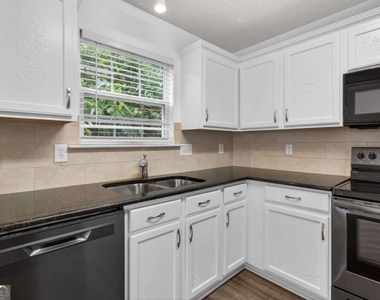 275 Cottonwood Cree Circle - Photo Thumbnail 8