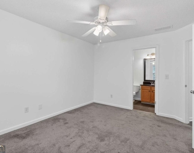 275 Cottonwood Cree Circle - Photo Thumbnail 16