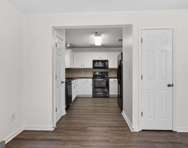 275 Cottonwood Cree Circle - Photo Thumbnail 7