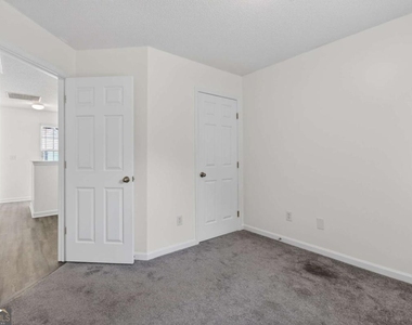 275 Cottonwood Cree Circle - Photo Thumbnail 21