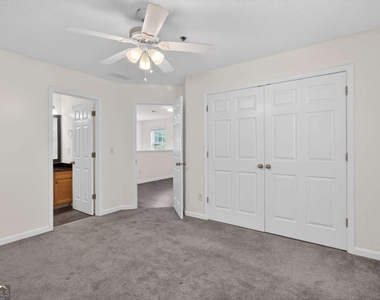 275 Cottonwood Cree Circle - Photo Thumbnail 17