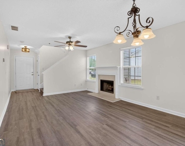 275 Cottonwood Cree Circle - Photo Thumbnail 3