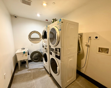 683 Chauncey St - Photo Thumbnail 16