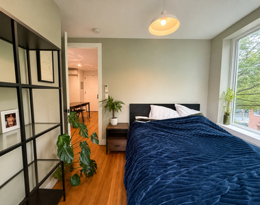 683 Chauncey St - Photo Thumbnail 2