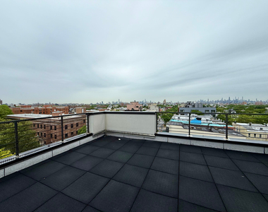 683 Chauncey St - Photo Thumbnail 14