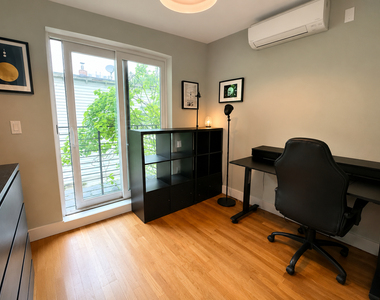 683 Chauncey St - Photo Thumbnail 10