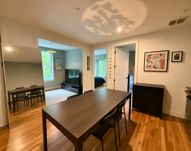 683 Chauncey St - Photo Thumbnail 3