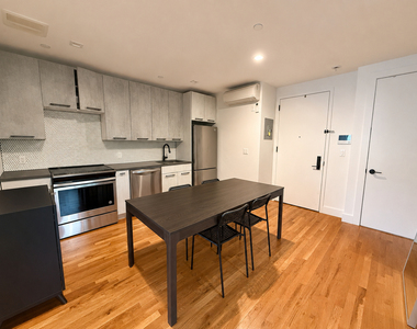 683 Chauncey St - Photo Thumbnail 8