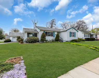 1700 6th Avenue - Photo Thumbnail 3