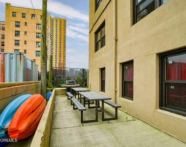 1700 Webb Street - Photo Thumbnail 27