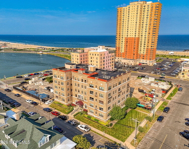 1700 Webb Street - Photo Thumbnail 2