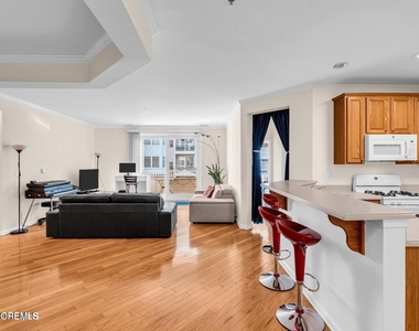 33 Cooper Avenue - Photo Thumbnail 1