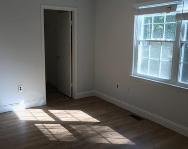 159 Devon Court - Photo Thumbnail 9