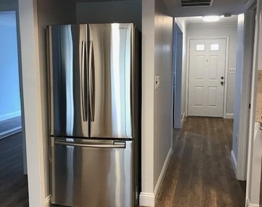 159 Devon Court - Photo Thumbnail 7