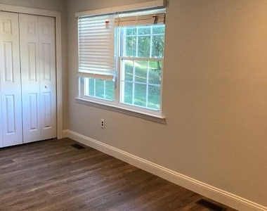 159 Devon Court - Photo Thumbnail 10