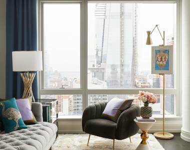 Tenth Avenue - Photo Thumbnail 8