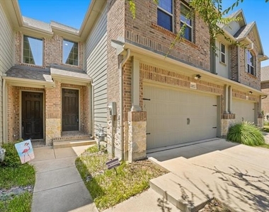 2317 Cortellia Street - Photo Thumbnail 3