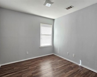 4305 Grassmere Road - Photo Thumbnail 18