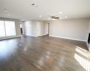 1422 Addington Street - Photo Thumbnail 6