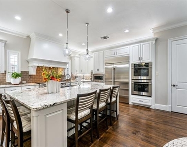 4001 Arches Lane - Photo Thumbnail 8
