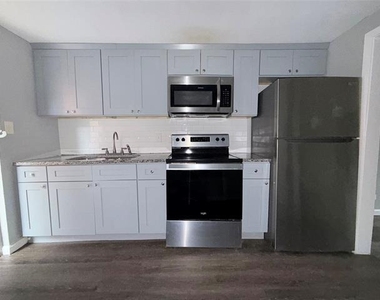601 Francine Drive - Photo Thumbnail 6