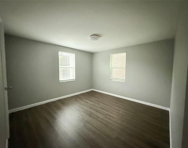 601 Francine Drive - Photo Thumbnail 5