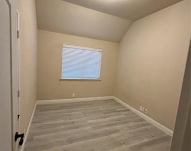 1116 Haskell Drive - Photo Thumbnail 17