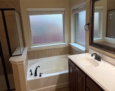 1116 Haskell Drive - Photo Thumbnail 12