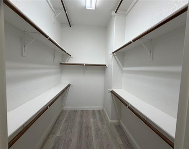 1116 Haskell Drive - Photo Thumbnail 13