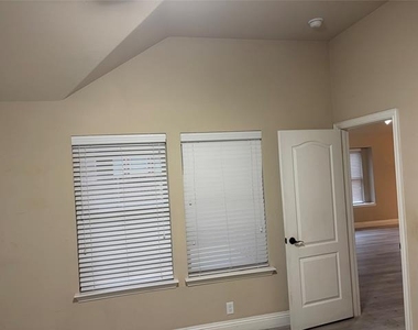 1116 Haskell Drive - Photo Thumbnail 11