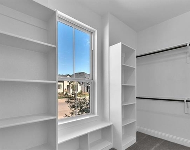 2410 Thavie Street - Photo Thumbnail 10