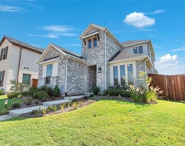 2410 Thavie Street - Photo Thumbnail 3
