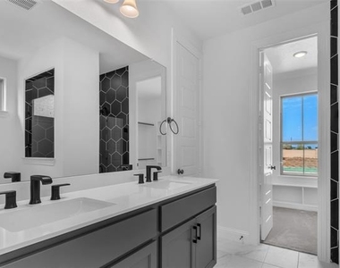 2410 Thavie Street - Photo Thumbnail 13