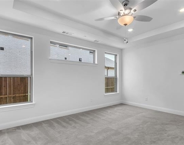 2410 Thavie Street - Photo Thumbnail 16
