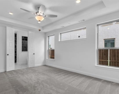 2410 Thavie Street - Photo Thumbnail 15