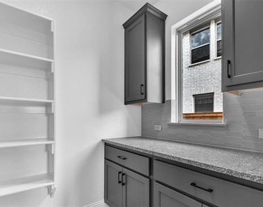 2410 Thavie Street - Photo Thumbnail 12