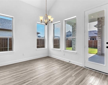 2410 Thavie Street - Photo Thumbnail 24