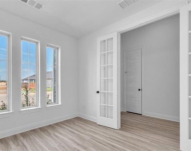 2410 Thavie Street - Photo Thumbnail 6