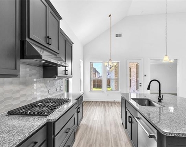 2410 Thavie Street - Photo Thumbnail 21