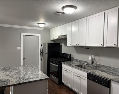 12404 Sunland Street - Photo Thumbnail 4