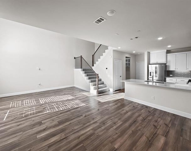 8876 Samara Street - Photo Thumbnail 3