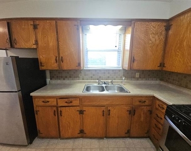 6419 Onyx Drive N - Photo Thumbnail 6
