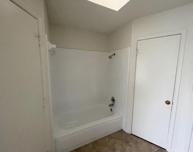 5800 Stone Meadow Lane - Photo Thumbnail 11