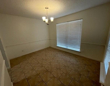 5800 Stone Meadow Lane - Photo Thumbnail 3