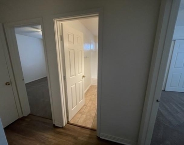 5800 Stone Meadow Lane - Photo Thumbnail 12
