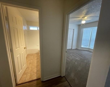 5800 Stone Meadow Lane - Photo Thumbnail 10