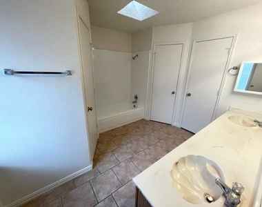 5800 Stone Meadow Lane - Photo Thumbnail 16