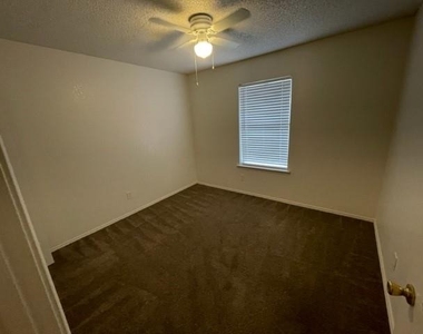5800 Stone Meadow Lane - Photo Thumbnail 17