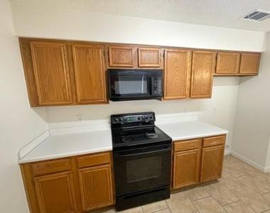 5800 Stone Meadow Lane - Photo Thumbnail 8