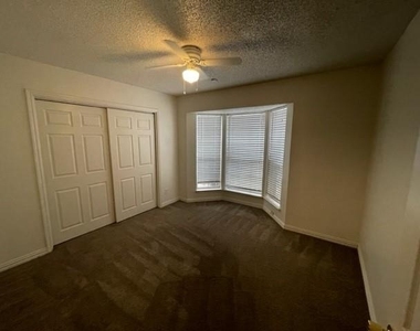 5800 Stone Meadow Lane - Photo Thumbnail 13